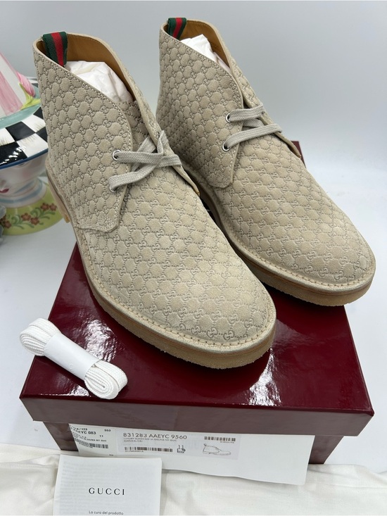 Men\'s Gucci suede GG embossed desert boots in oatmeal size 11 made in Italy main image 11